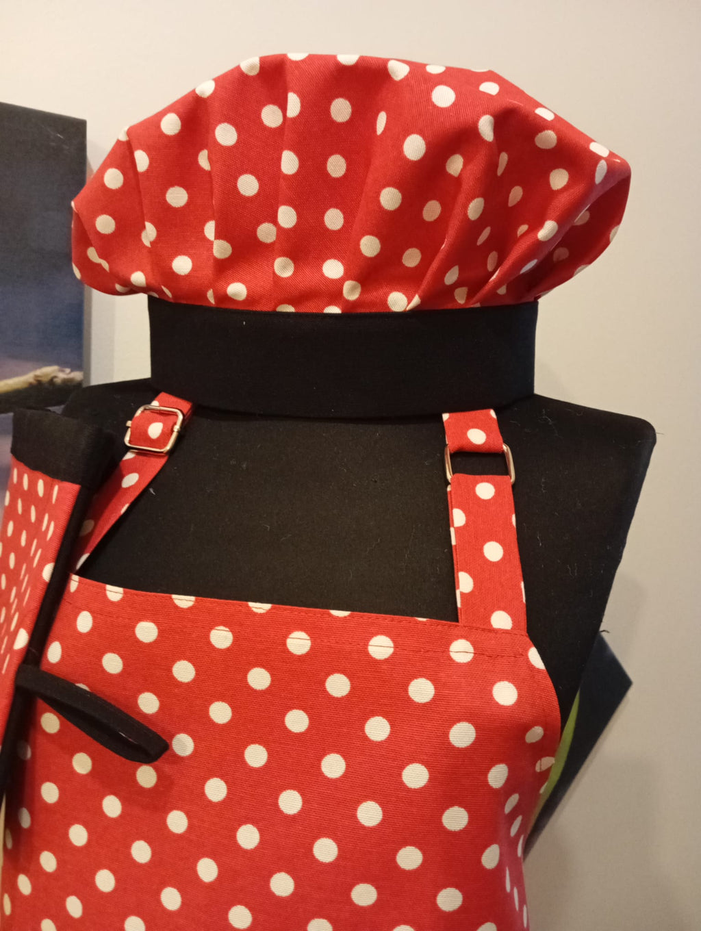 El Yapımı Kırmızı Puantiyeli Mutfak Önlüğü Seti - Cepli Tasarım - Kendinize Sevgiliye Arkadaşa Hediye
