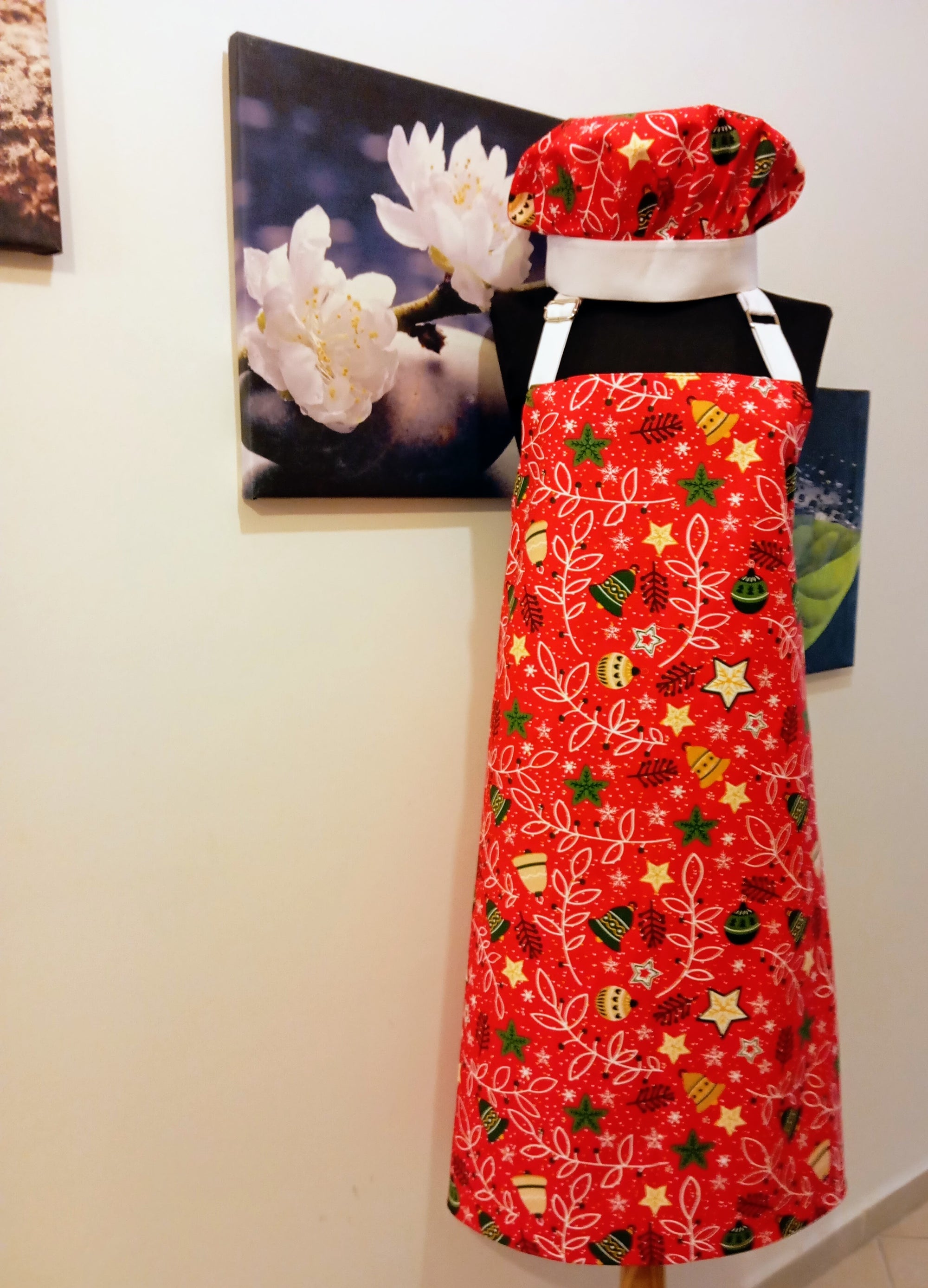 Yılbaşı Temalı Kırmızı Mutfak Önlüğü ve Şef Şapkası Seti - Yeni Yıl Serisi