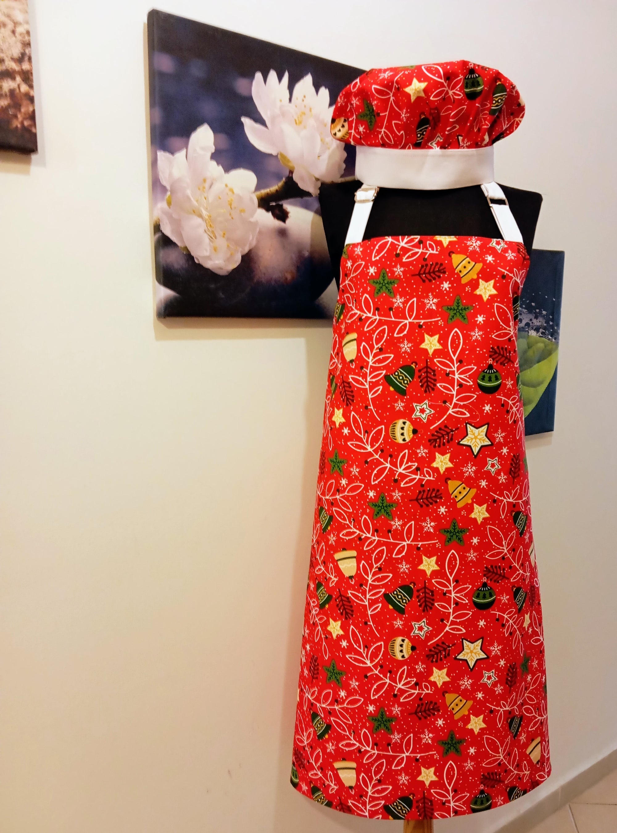 Yılbaşı Temalı Kırmızı Mutfak Önlüğü ve Şef Şapkası Seti - Yeni Yıl Serisi