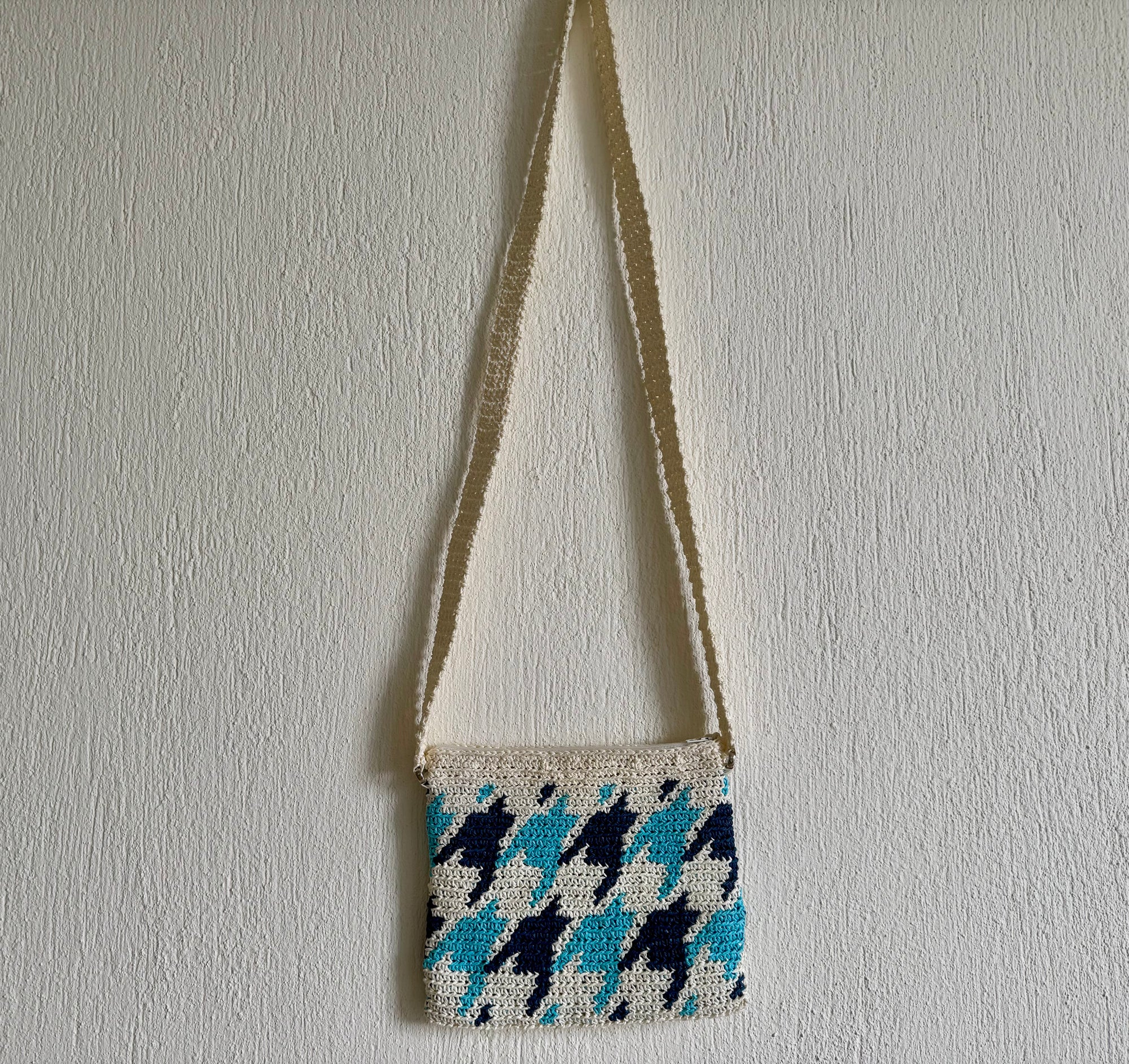 Ekru/Lacivert/Turkuaz - El Yapımı Wayuu Örgü Çanta - Kağıt İpten Astarlı & Cepli, Fermuarlı, Özel Tasarım Çapraz Çanta