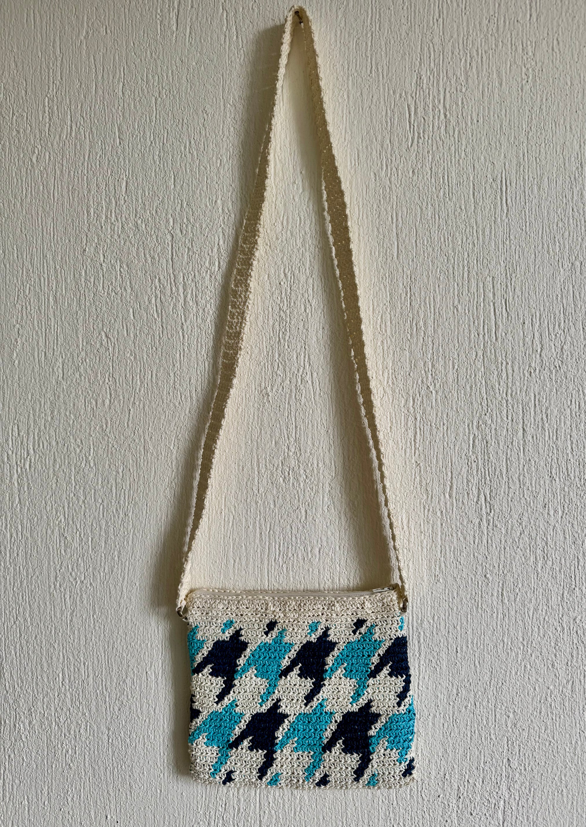 Ekru/Lacivert/Turkuaz - El Yapımı Wayuu Örgü Çanta - Kağıt İpten Astarlı & Cepli, Fermuarlı, Özel Tasarım Çapraz Çanta