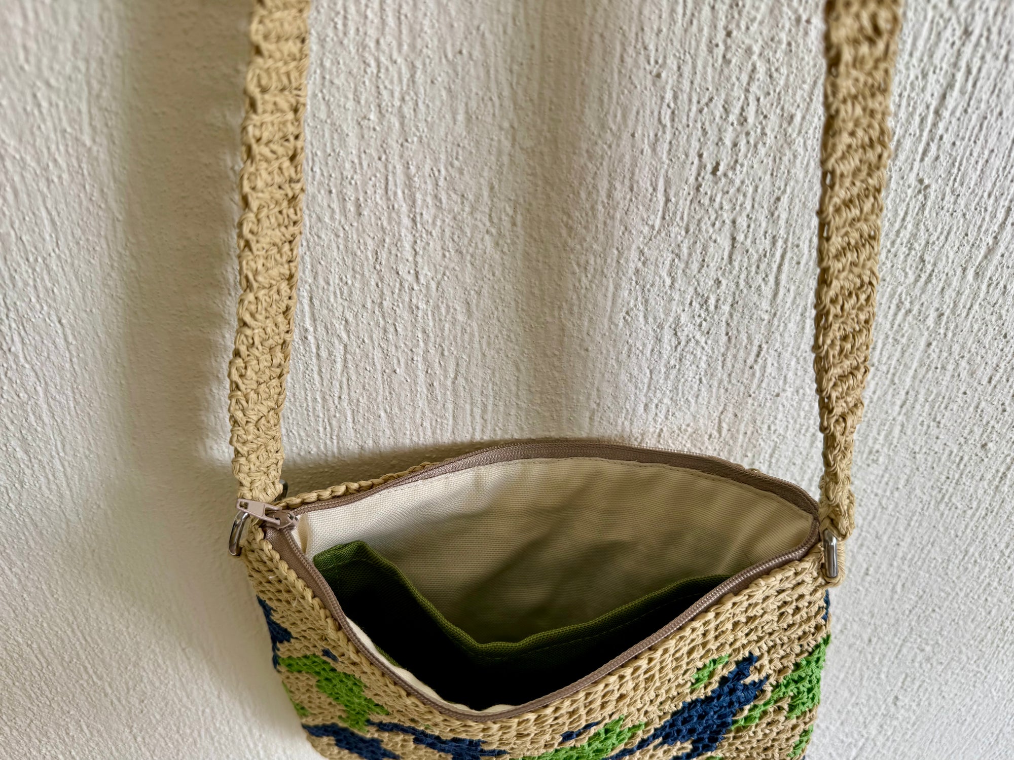 Kahve/Yeşil/Lacivert - El Yapımı Wayuu Örgü Çanta - Kağıt İpten Astarlı & Cepli, Fermuarlı, Özel Tasarım Çapraz Çanta