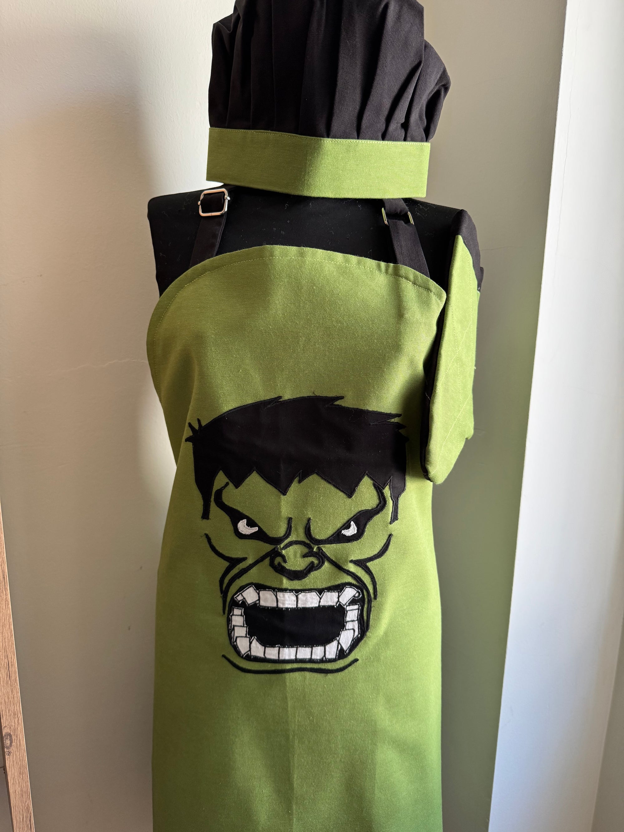 Hulk Temalı El Yapımı Mutfak ve Mangal Önlüğü Seti