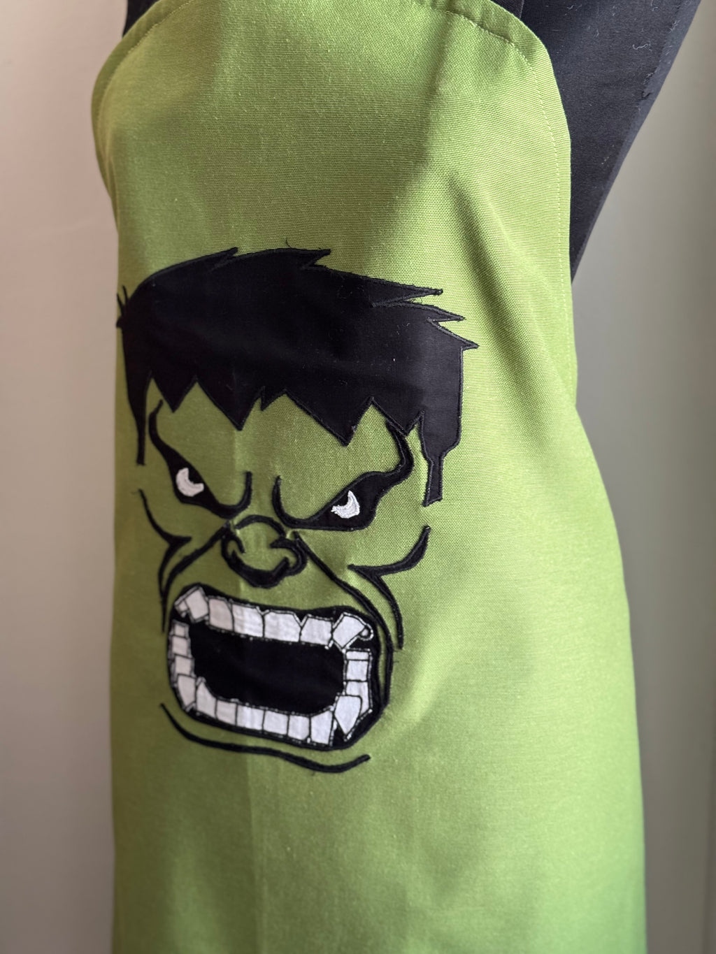 Hulk Temalı El Yapımı Mutfak ve Mangal Önlüğü Seti