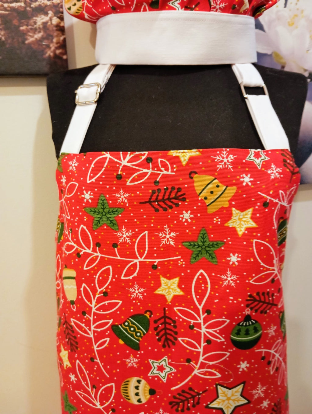 Yılbaşı Temalı Kırmızı Mutfak Önlüğü ve Şef Şapkası Seti - Yeni Yıl Serisi