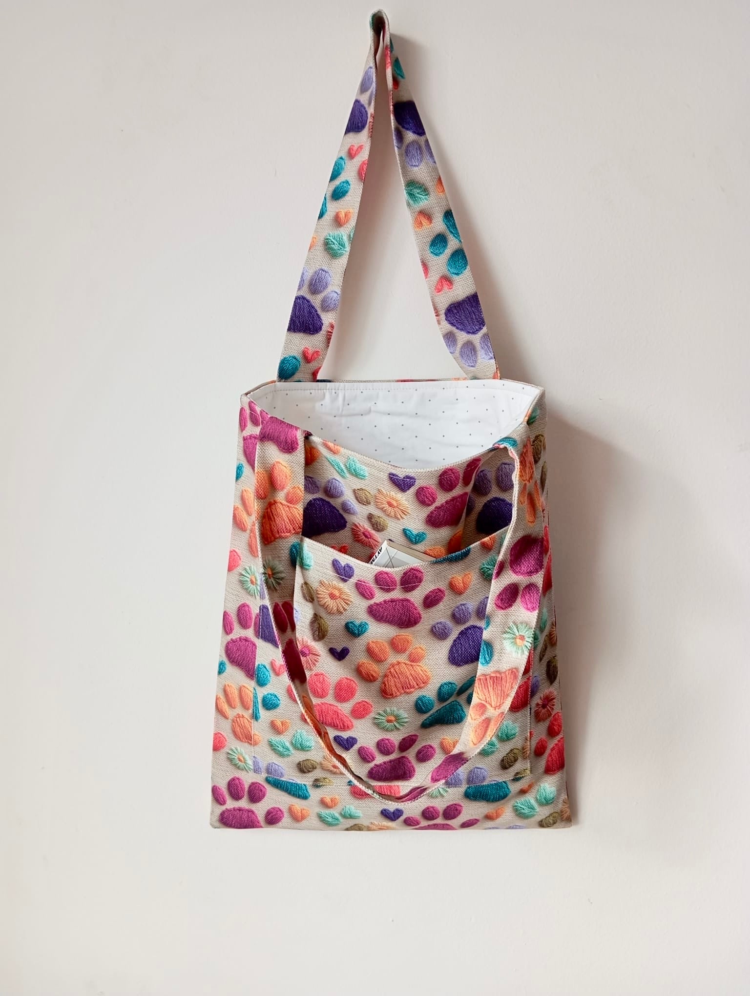 "Neşeli Patiler" Serisi: 3D Nakış Görünümlü & Elyaf Dolgulu Tote Çanta (Renkli)