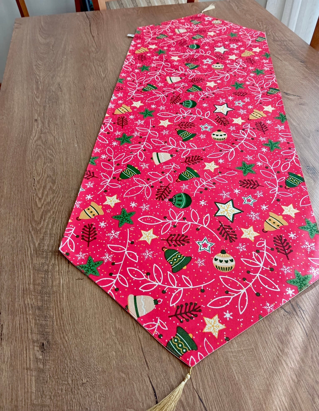 Yeni Yıl Sofraları İçin Şık ve Kaliteli Kırmızı Runner