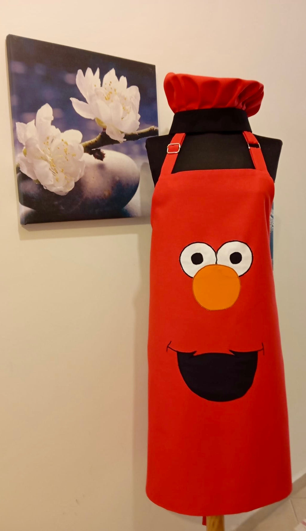 Susam Sokağı Elmo Tasarımlı Aşçı Seti: Ayarlanabilir Askı ve Şapkalı Mutfak Önlüğü Seti