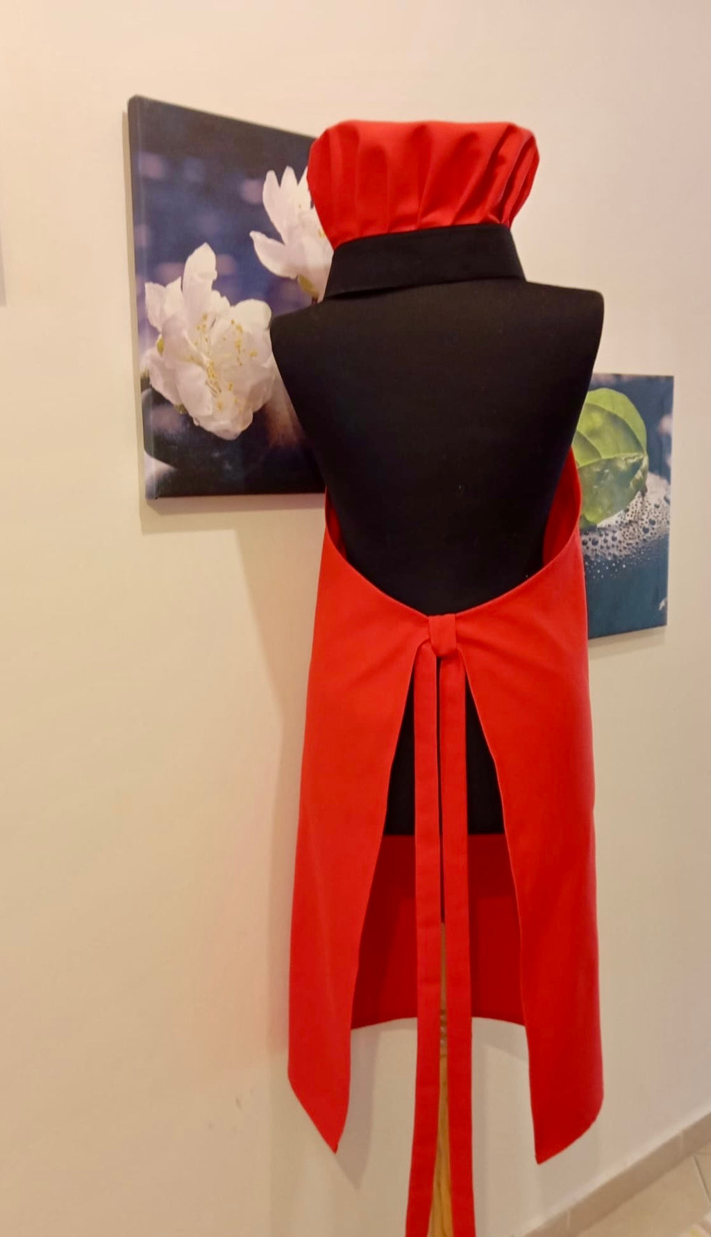 Susam Sokağı Elmo Tasarımlı Aşçı Seti: Ayarlanabilir Askı ve Şapkalı Mutfak Önlüğü Seti