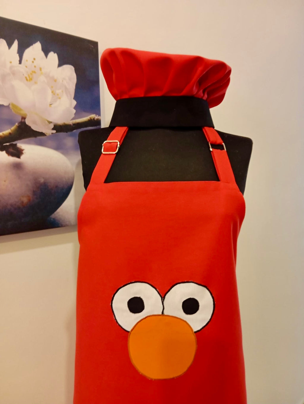 Susam Sokağı Elmo Tasarımlı Aşçı Seti: Ayarlanabilir Askı ve Şapkalı Mutfak Önlüğü Seti