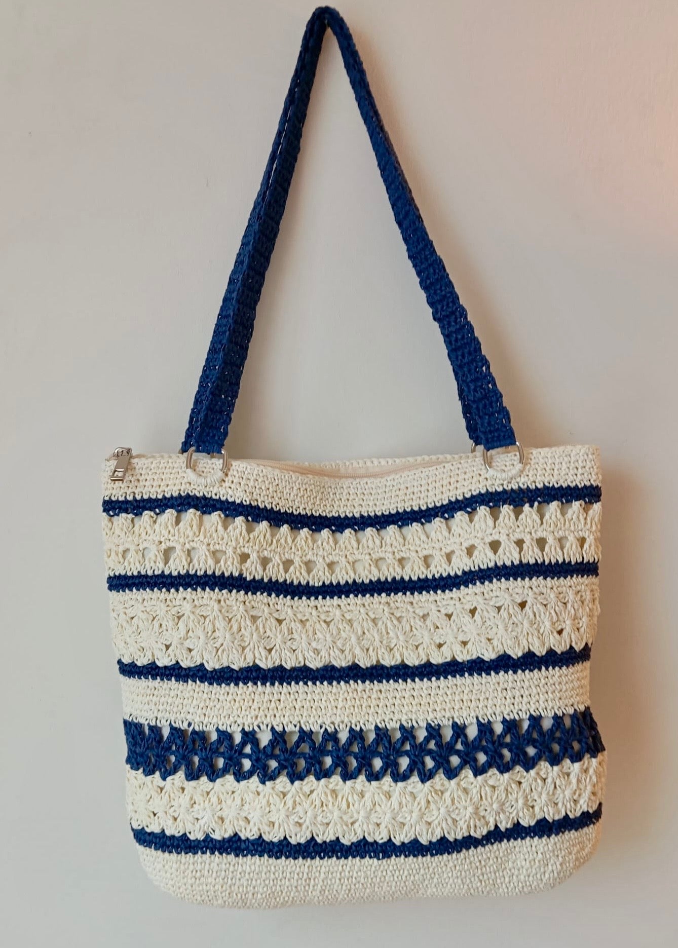 Astarlı ve Fermuarlı El Yapımı Omuz Çantası - Krem Lacivert Çizgili Kağıt İp Çanta