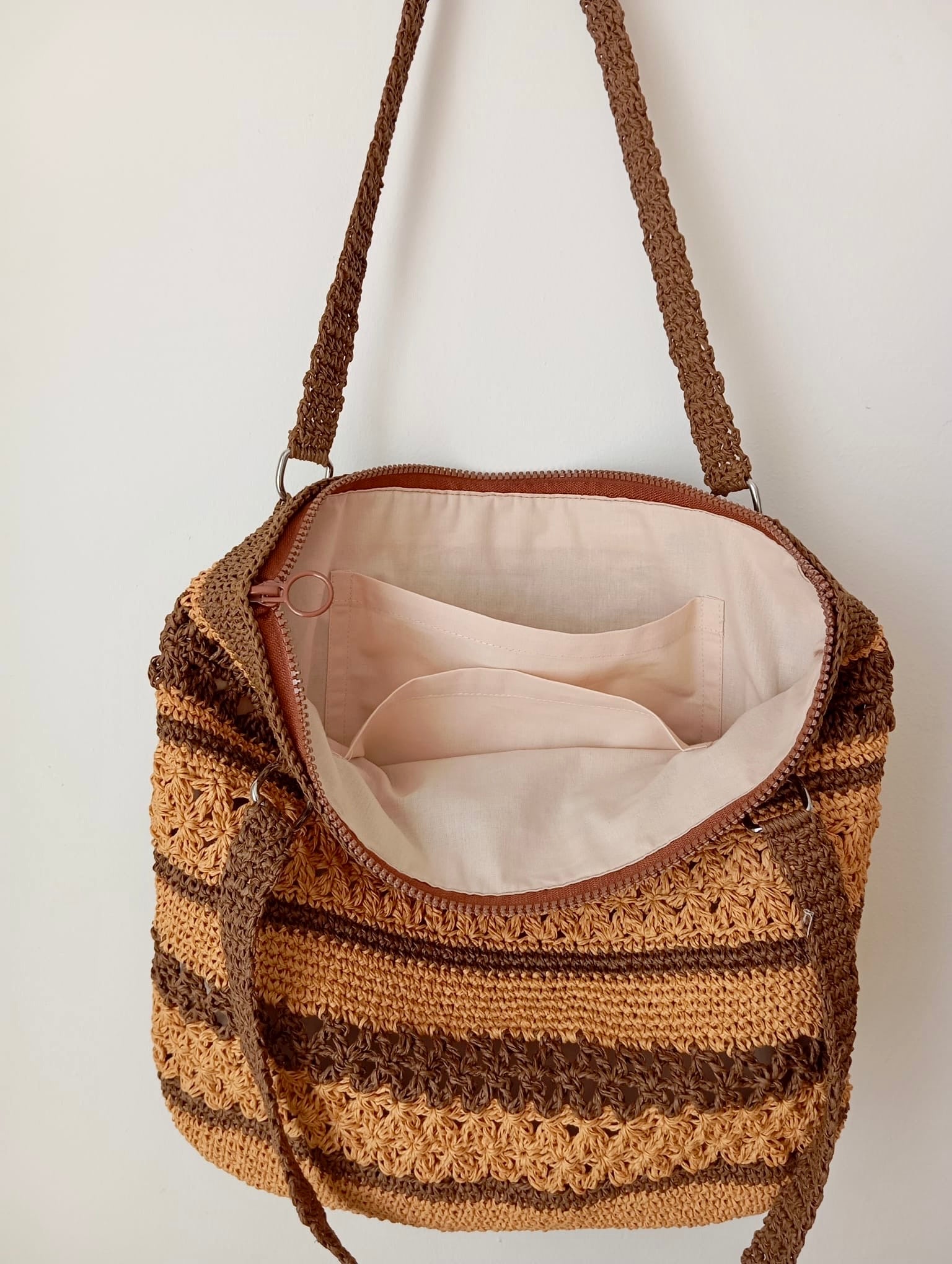 Astarlı ve Fermuarlı El Yapımı Omuz Çantası - Koyu Kahve Krem Kağıt İp Çanta