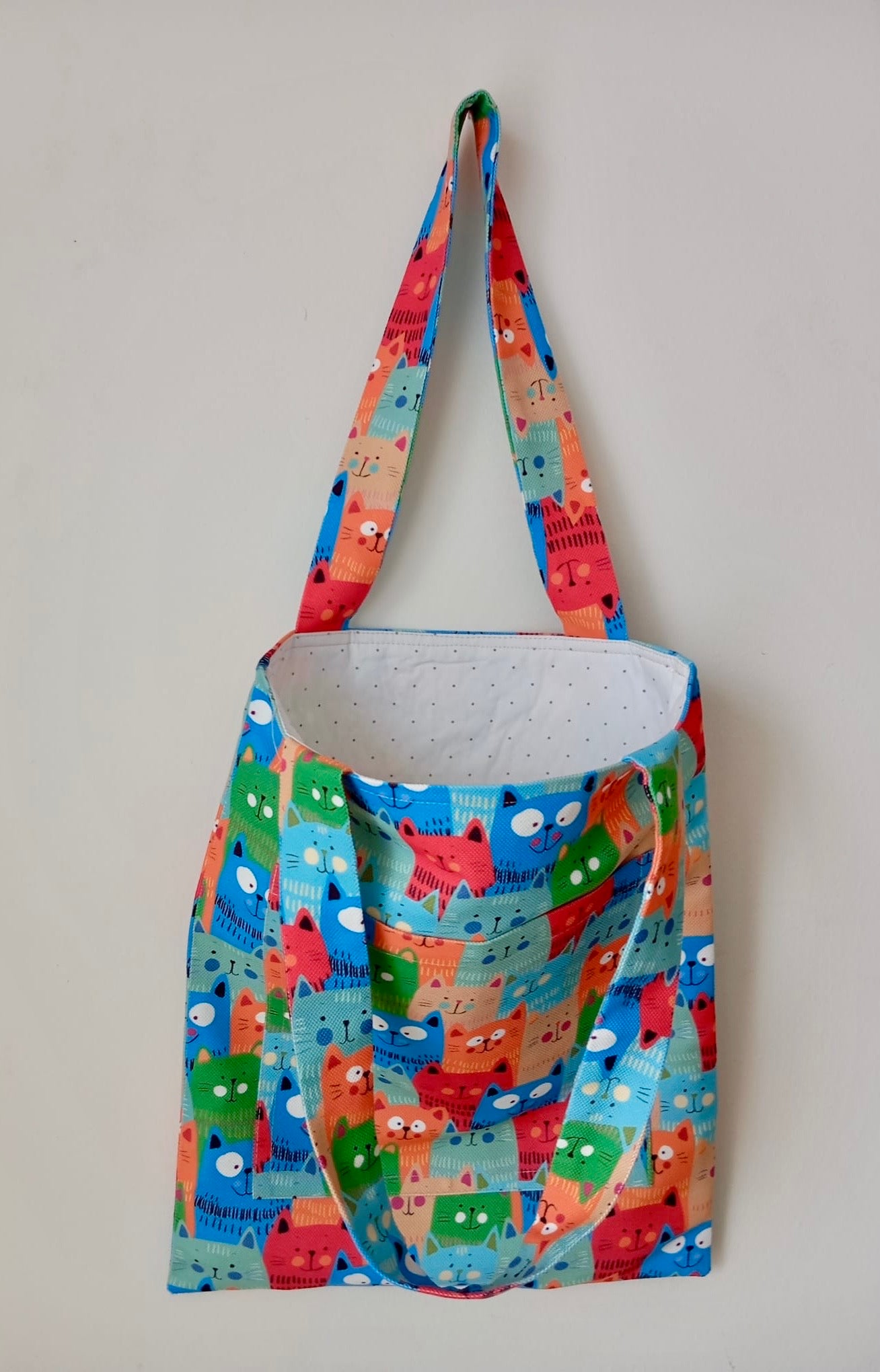 Sevimli Renkli Kediler Desenli Ön Cepli Bez Çanta (Tote Bag)