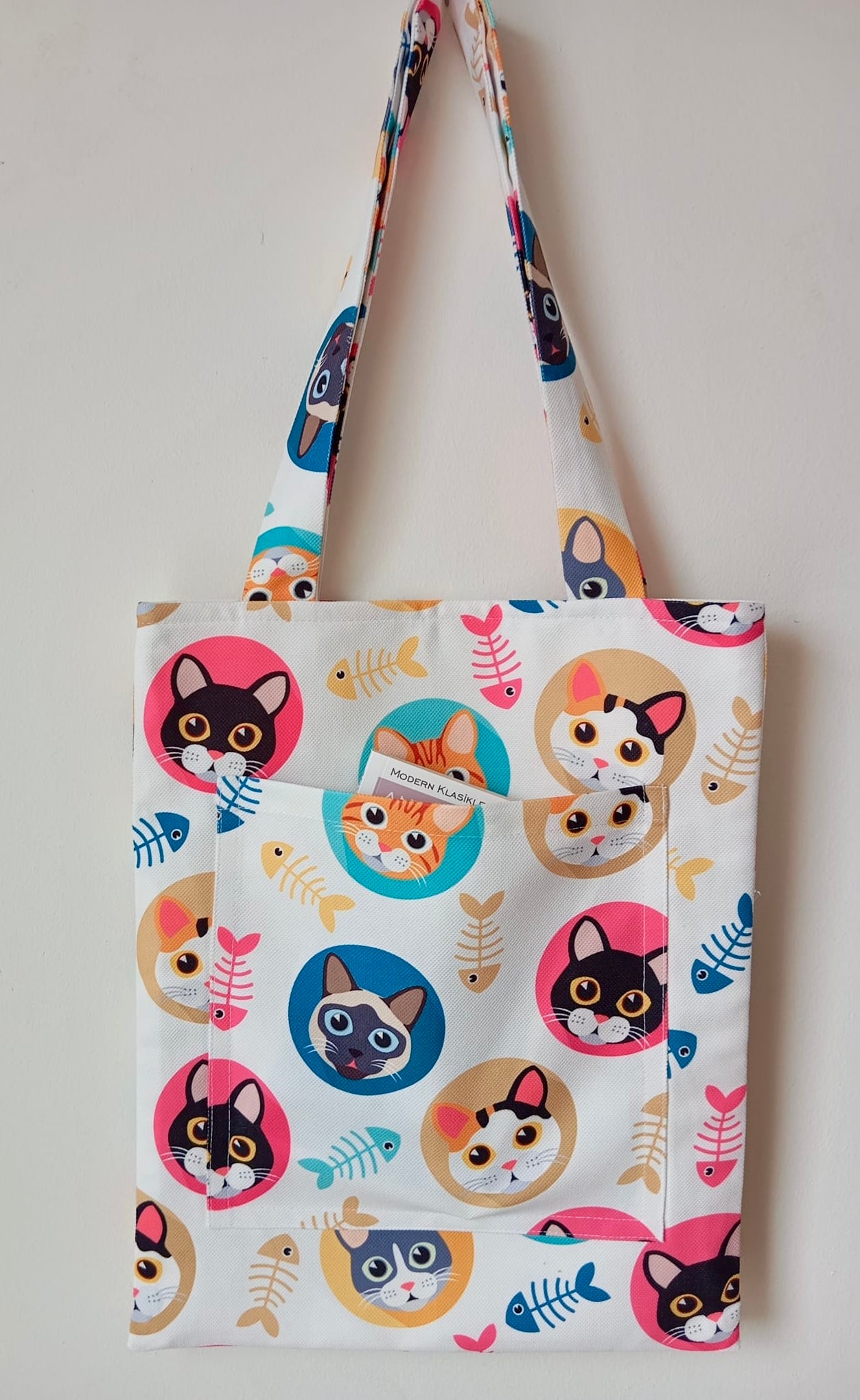 Kediseverler İçin Hediye: Cepli ve Astarlı Kedi Desenli Omuz Çantası