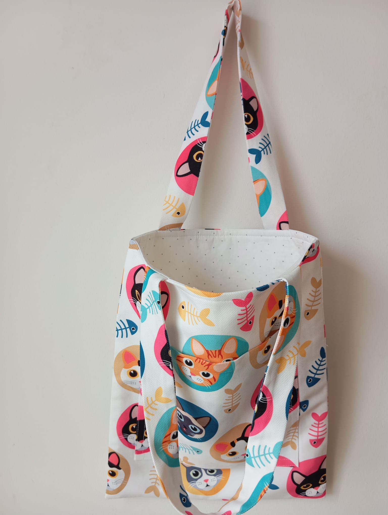 Kediseverler İçin Hediye: Cepli ve Astarlı Kedi Desenli Omuz Çantası