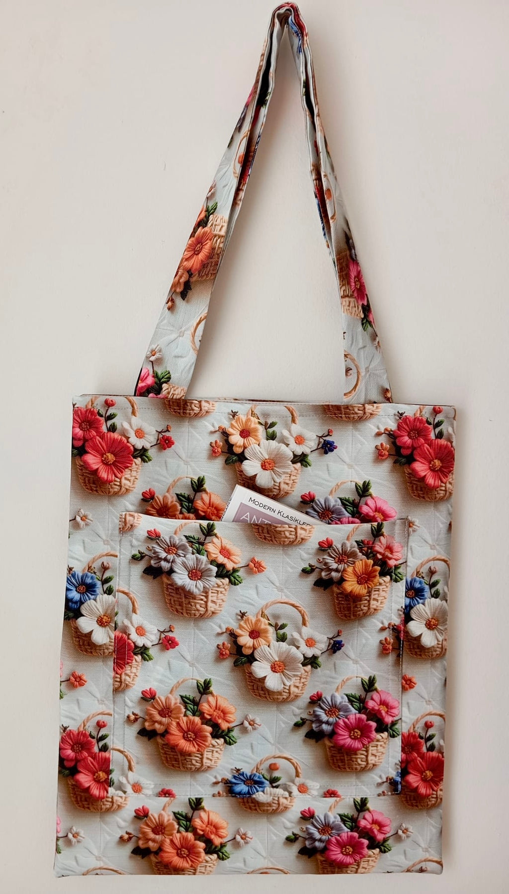 3D Efektli Sepette Çiçekler Ön Cepli Bez Çanta | Bahar Koleksiyonu Tote Bag